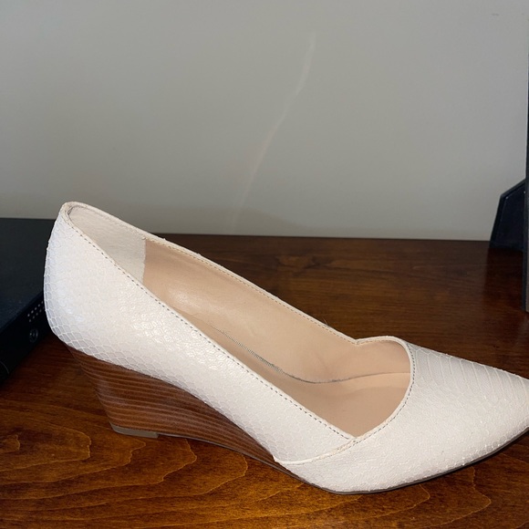 Franco Sarto ivory wedge heel - Picture 1 of 5